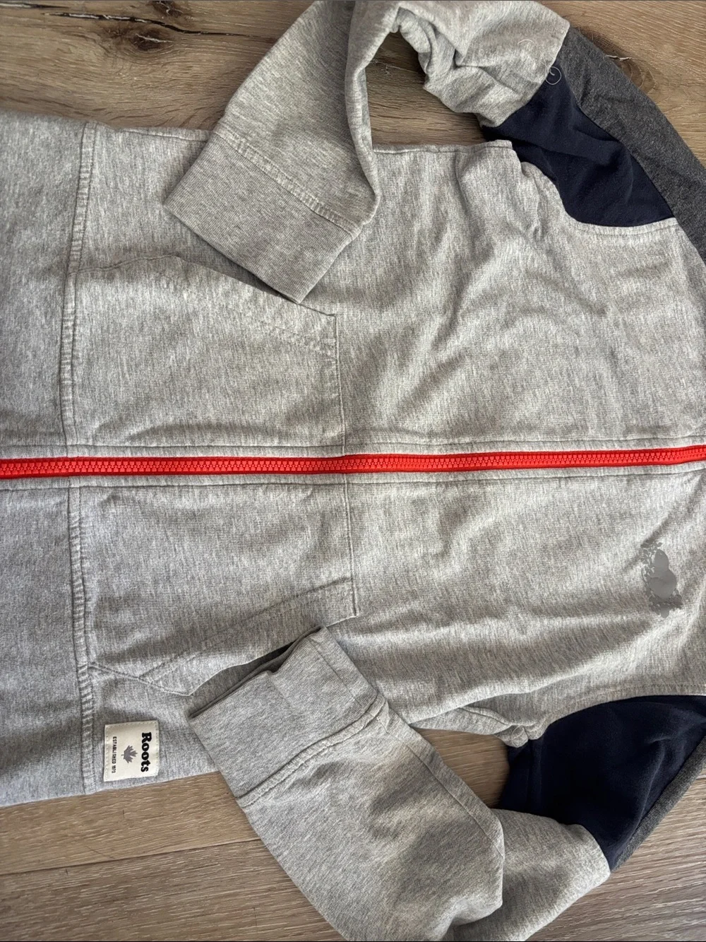 Roots light grey